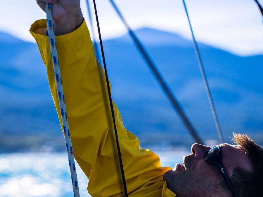  CAPEOLE YACHTING COMPANY